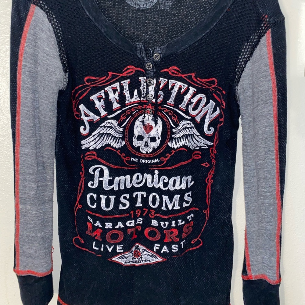 Size small affliction shirt ( fits like a medium )